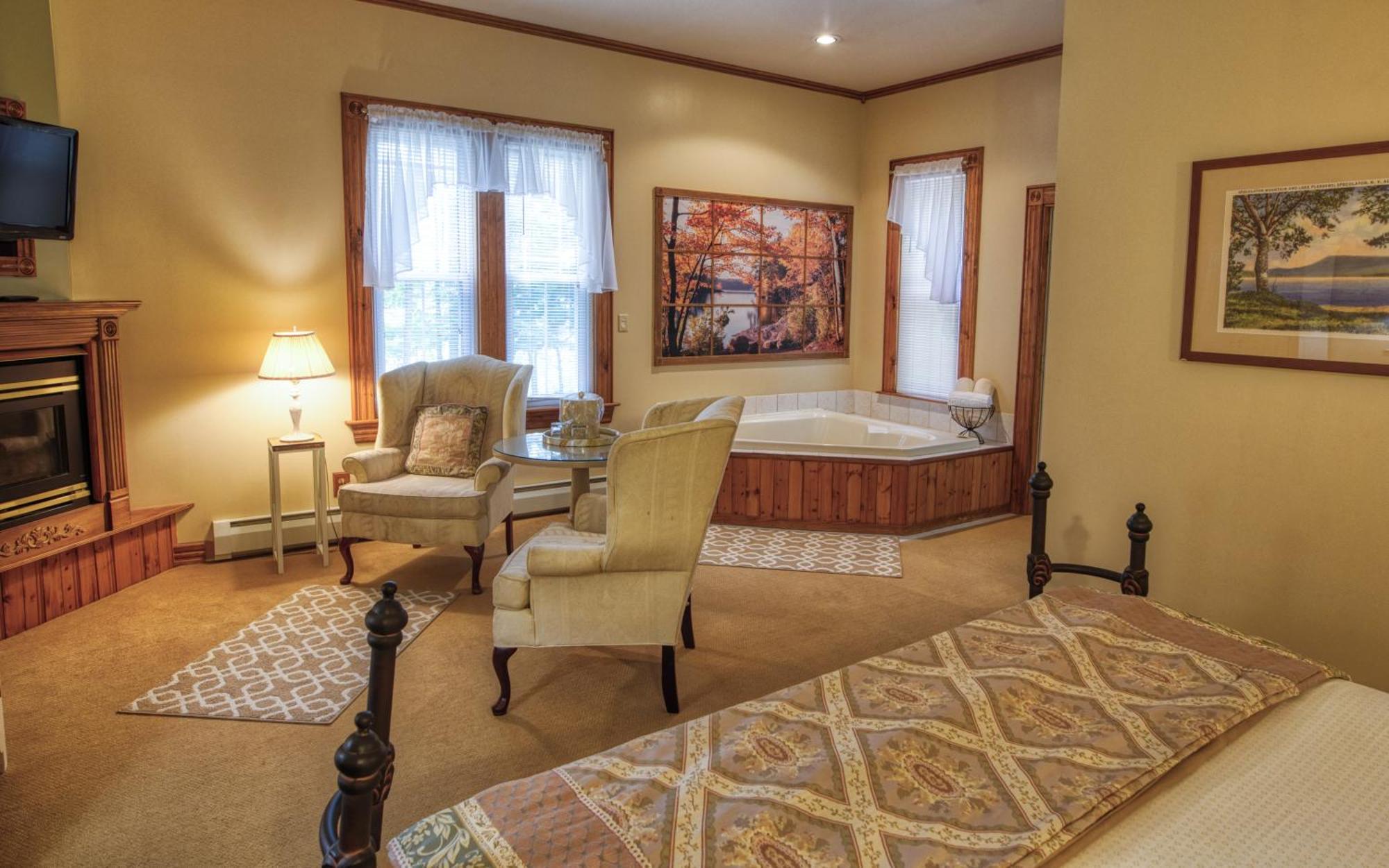 Rockwell Falls Inn And Wine Bar Lake Luzerne Buitenkant foto