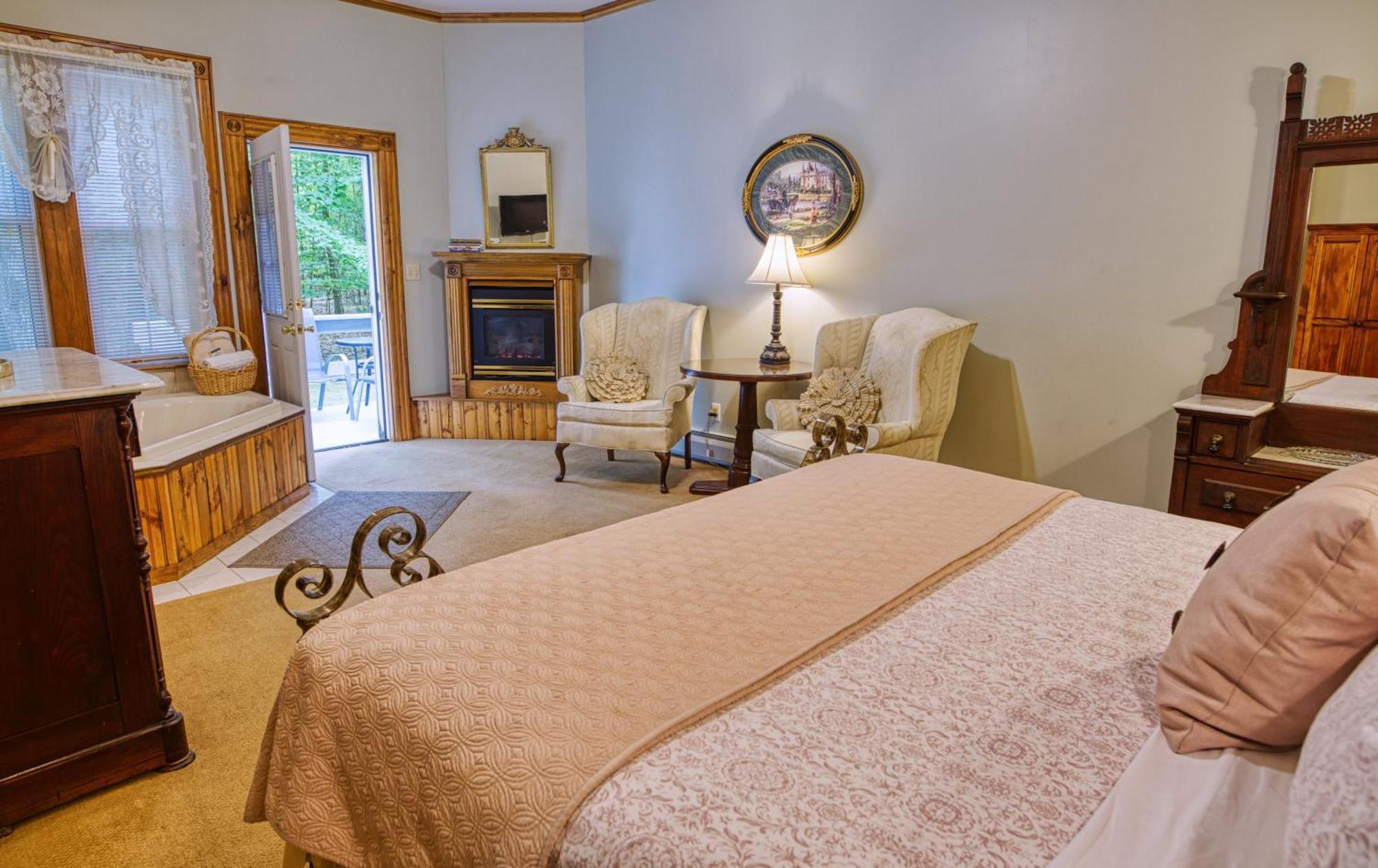 Rockwell Falls Inn And Wine Bar Lake Luzerne Kamer foto