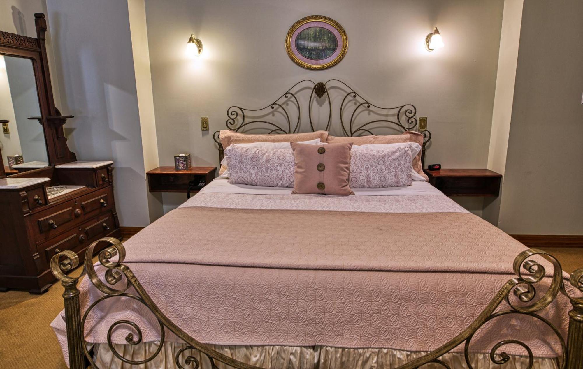Rockwell Falls Inn And Wine Bar Lake Luzerne Kamer foto