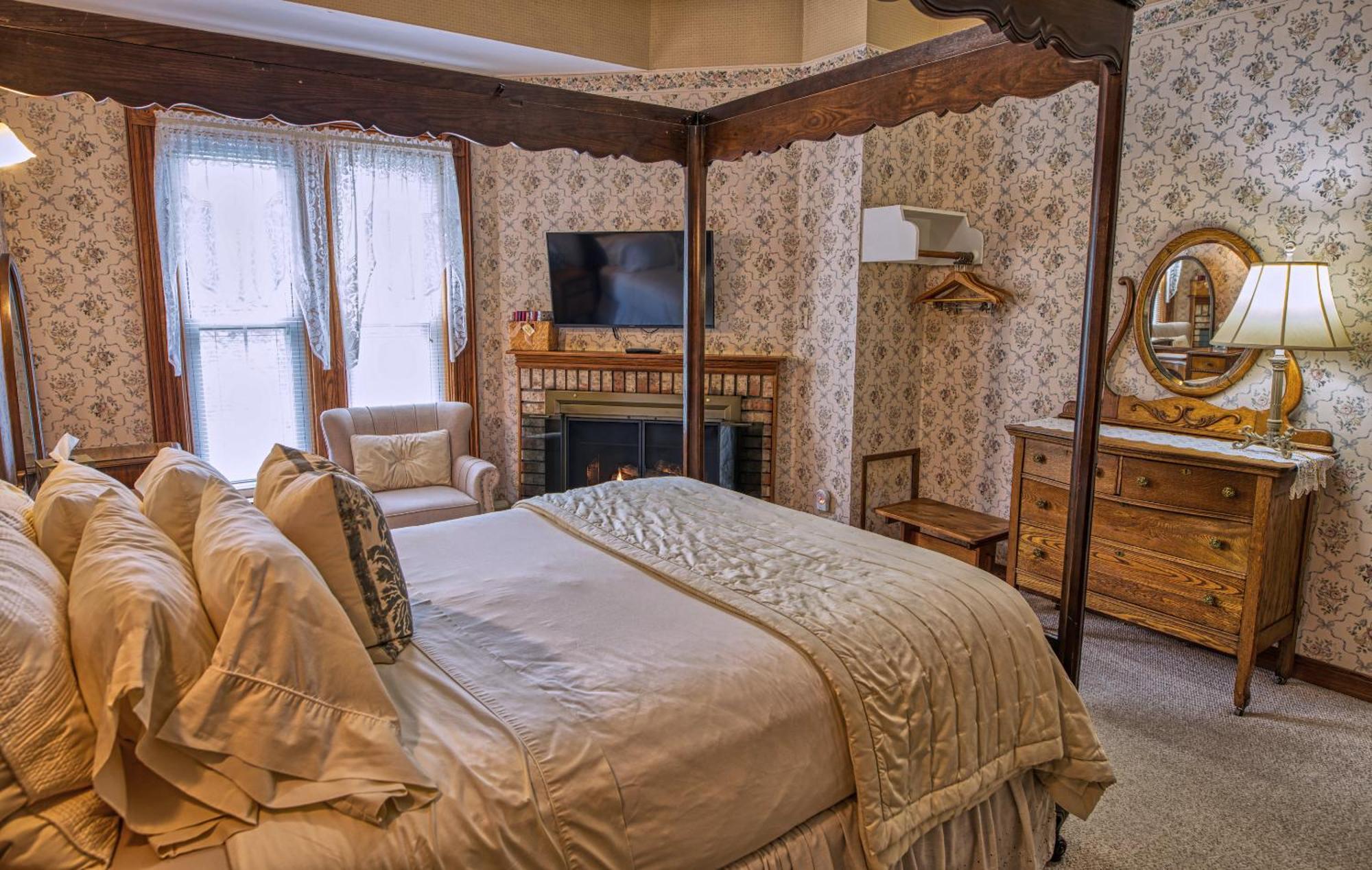 Rockwell Falls Inn And Wine Bar Lake Luzerne Kamer foto