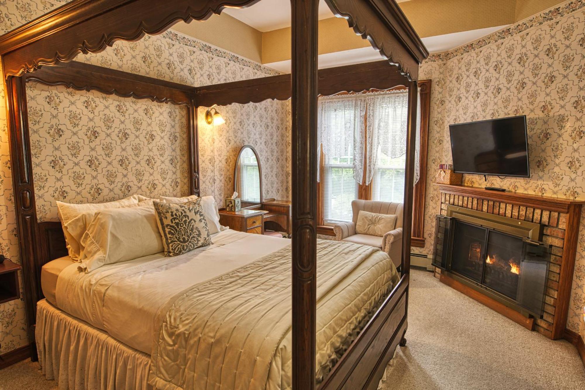 Rockwell Falls Inn And Wine Bar Lake Luzerne Kamer foto