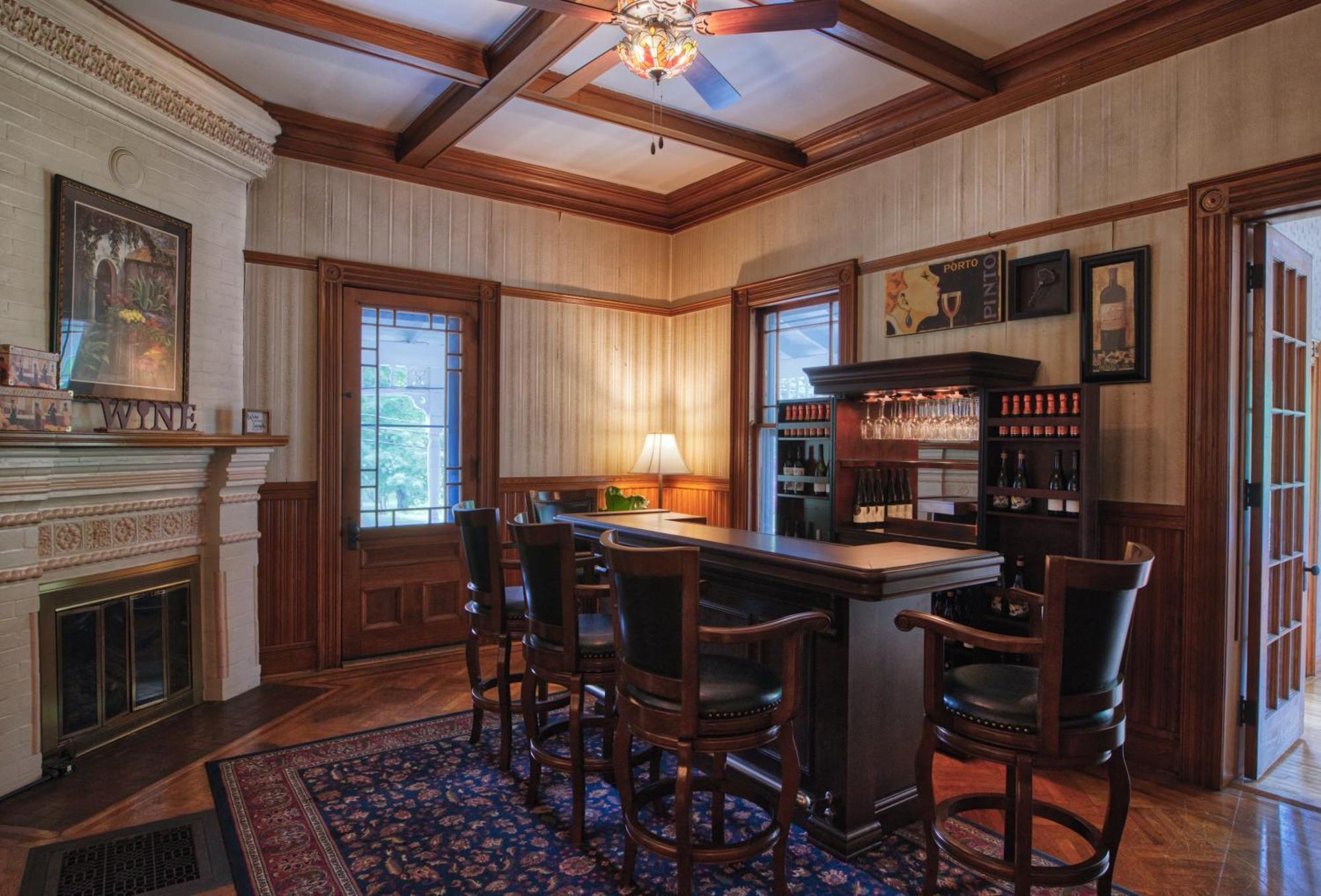 Rockwell Falls Inn And Wine Bar Lake Luzerne Buitenkant foto