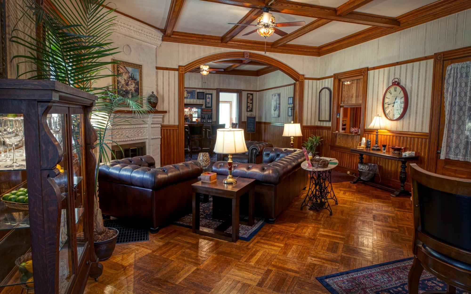 Rockwell Falls Inn And Wine Bar Lake Luzerne Buitenkant foto