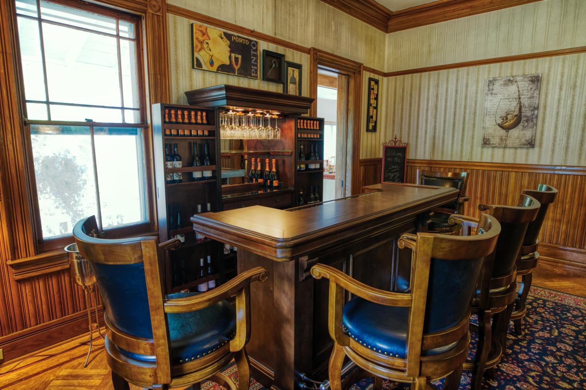 Rockwell Falls Inn And Wine Bar Lake Luzerne Buitenkant foto