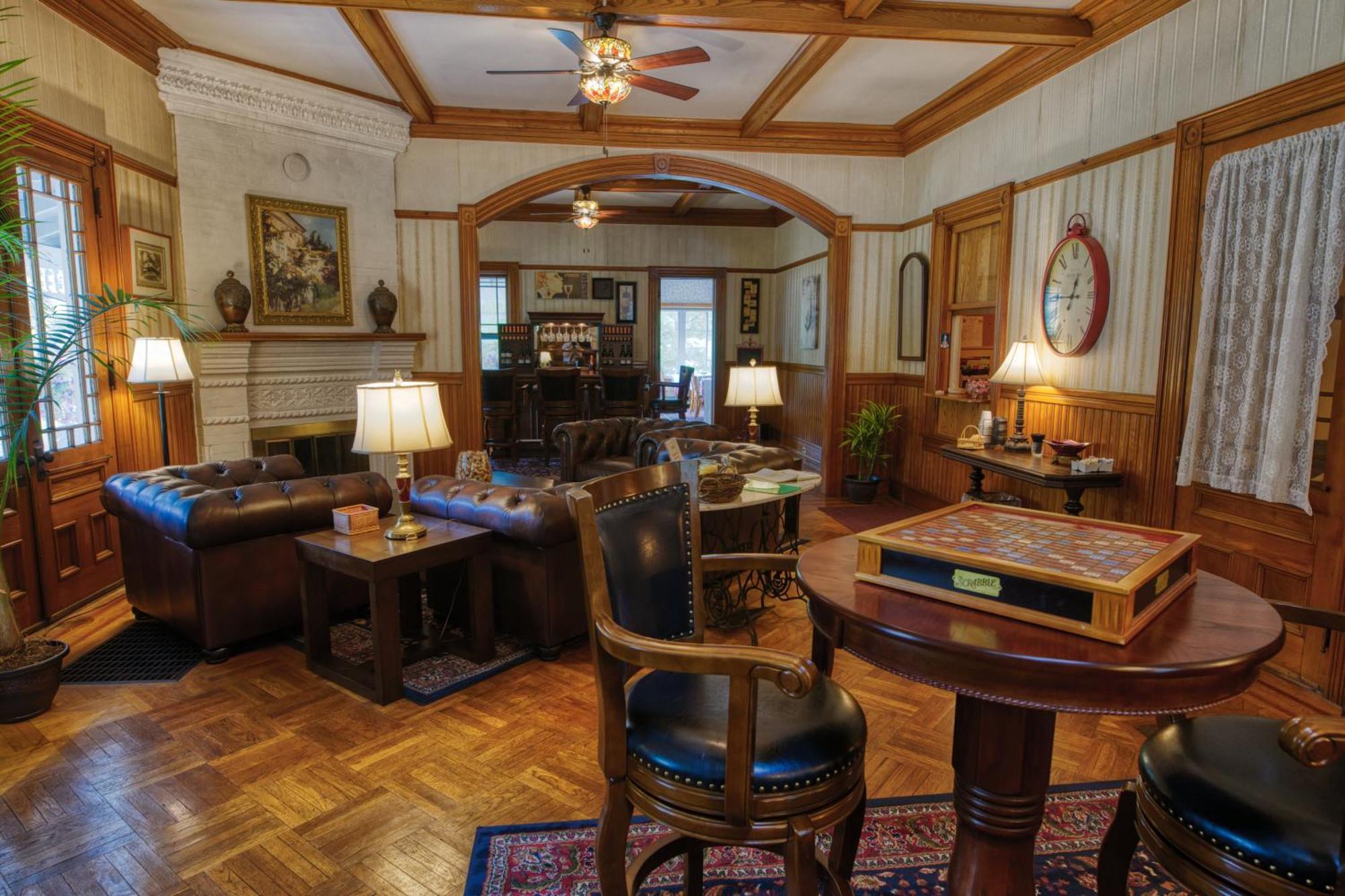 Rockwell Falls Inn And Wine Bar Lake Luzerne Buitenkant foto